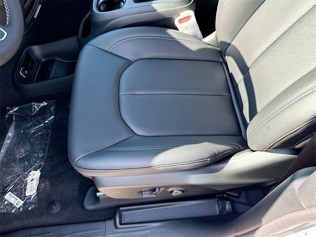 New 2026 Chrysler Pacifica Select image 19