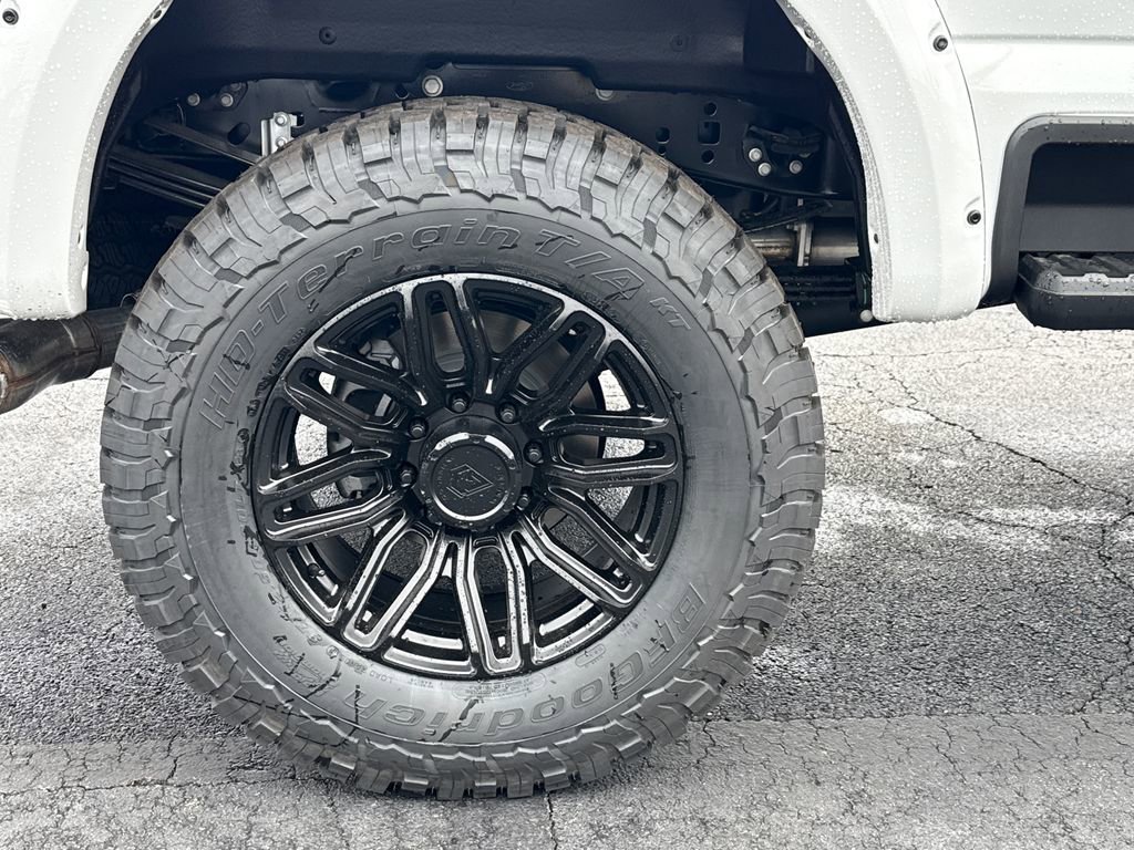 New 2026 Ford F250 Lariat w/ Black Appearance Package image 17