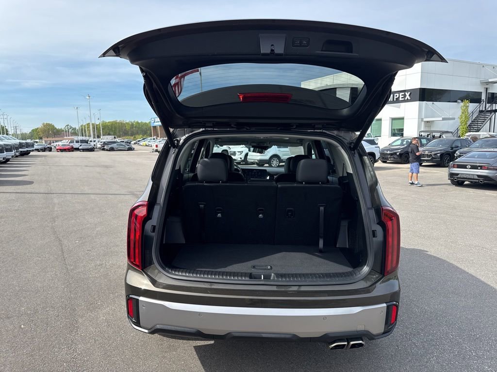 Used 2025 Kia Telluride S image 32
