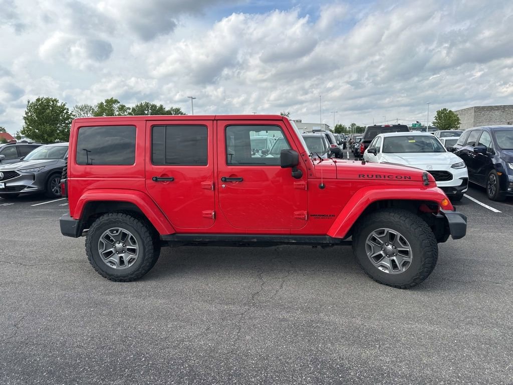 Used 2015 Jeep Wrangler Unlimited Rubicon w/ Connectivity Group AWD/4WD image 13