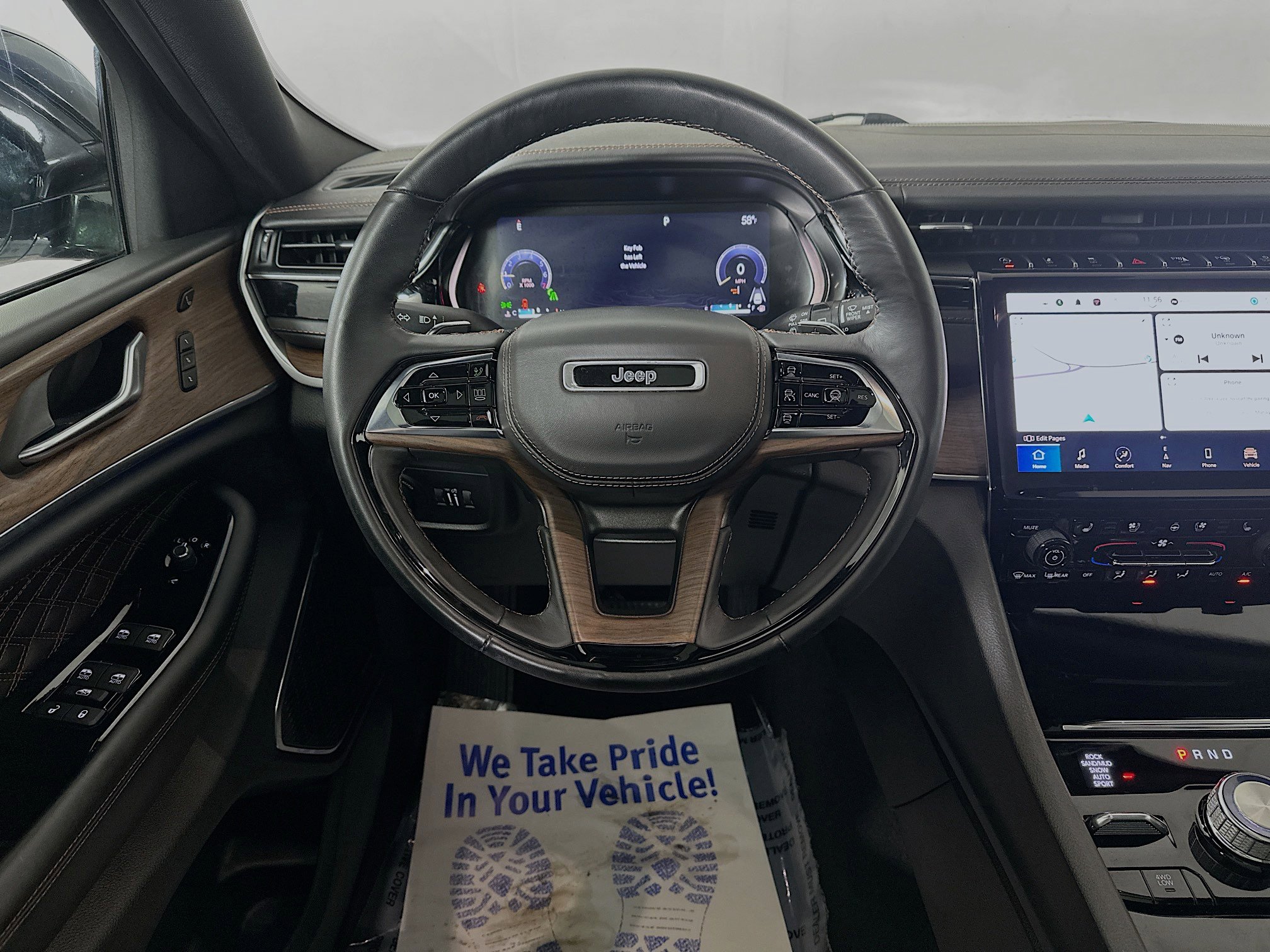 Used 2023 Jeep Grand Cherokee L Summit w/ Advanced Protech Group IV image 23