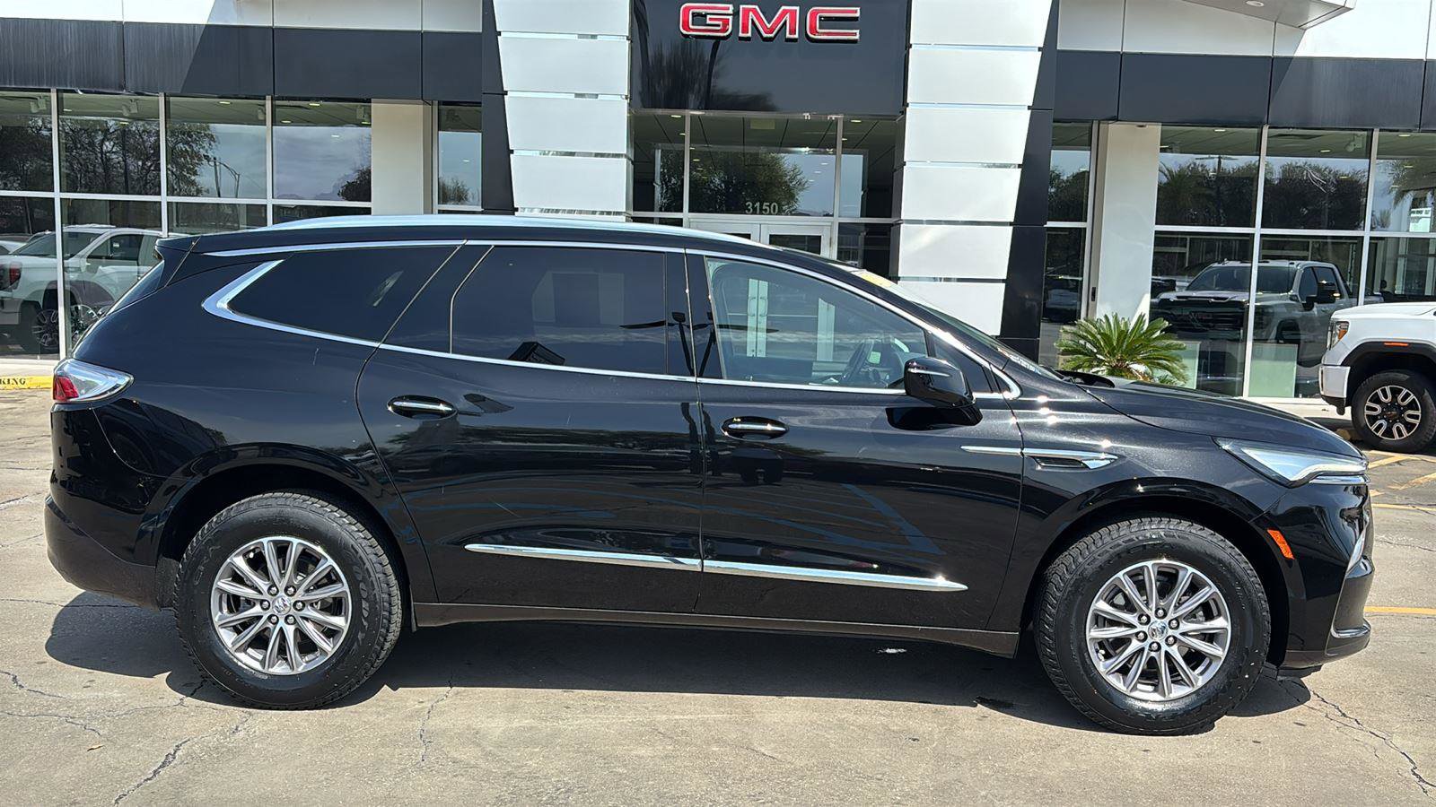 Certified 2023 Buick Enclave Essence FWD image 8