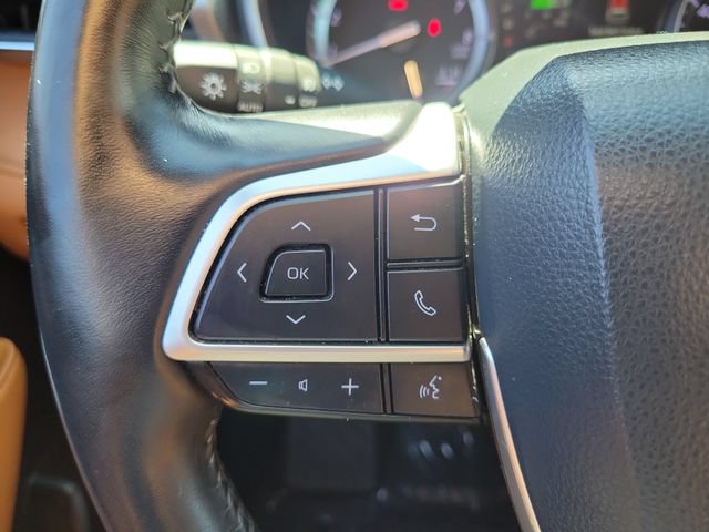 Used 2022 Toyota Highlander Platinum FWD image 5