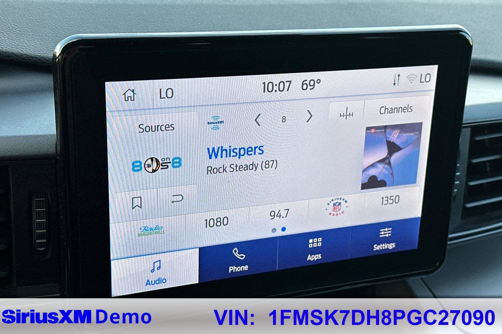 Used 2023 Ford Explorer XLT image 34