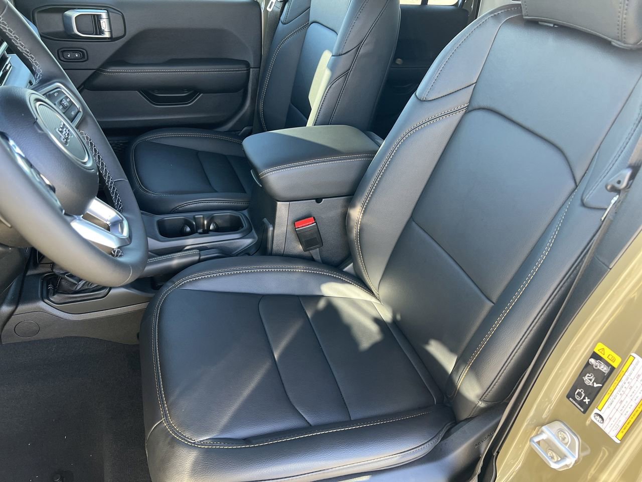New 2026 Jeep Wrangler Unlimited Sahara AWD/4WD image 19
