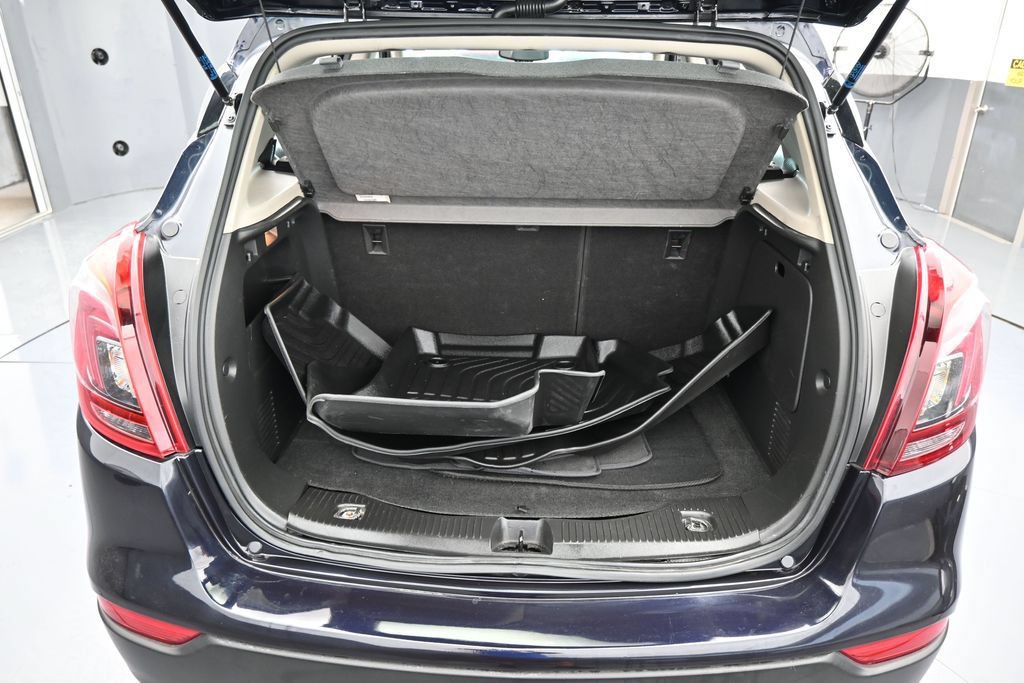 Used 2021 Buick Encore Preferred AWD/4WD image 38