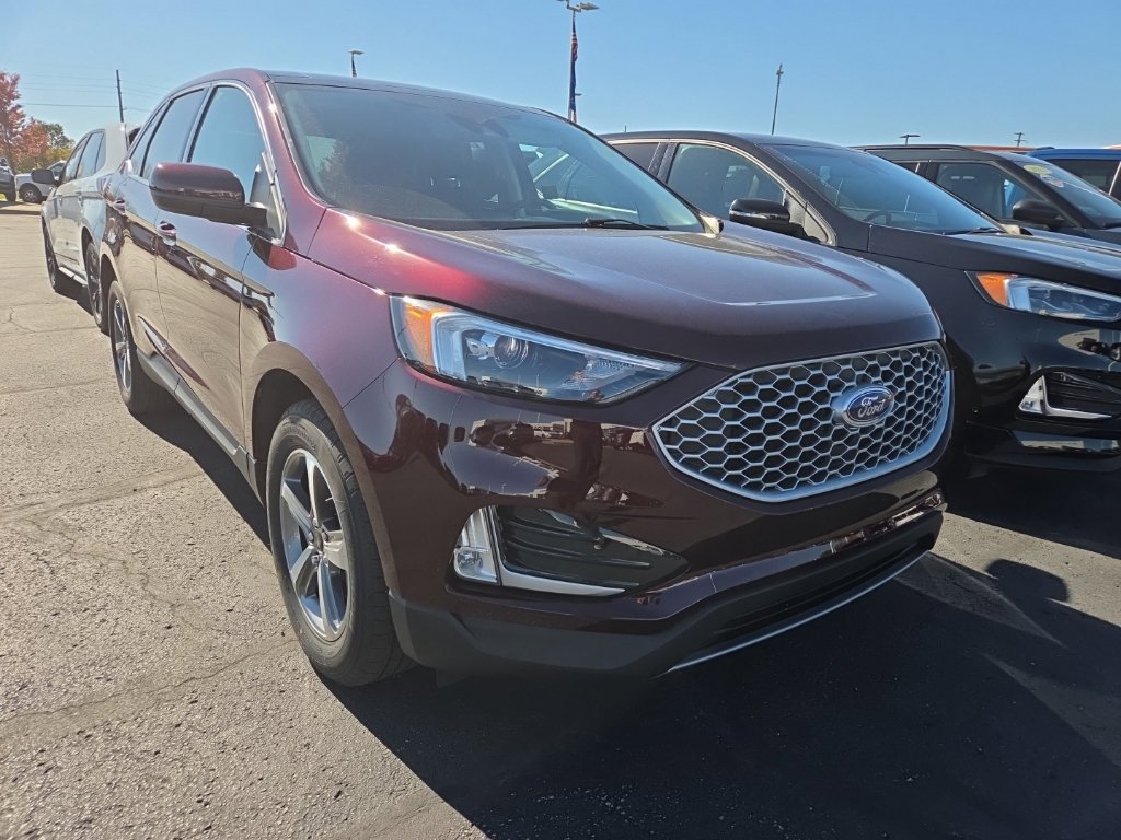 Certified 2024 Ford Edge SEL w/ Convenience Package AWD/4WD image 3