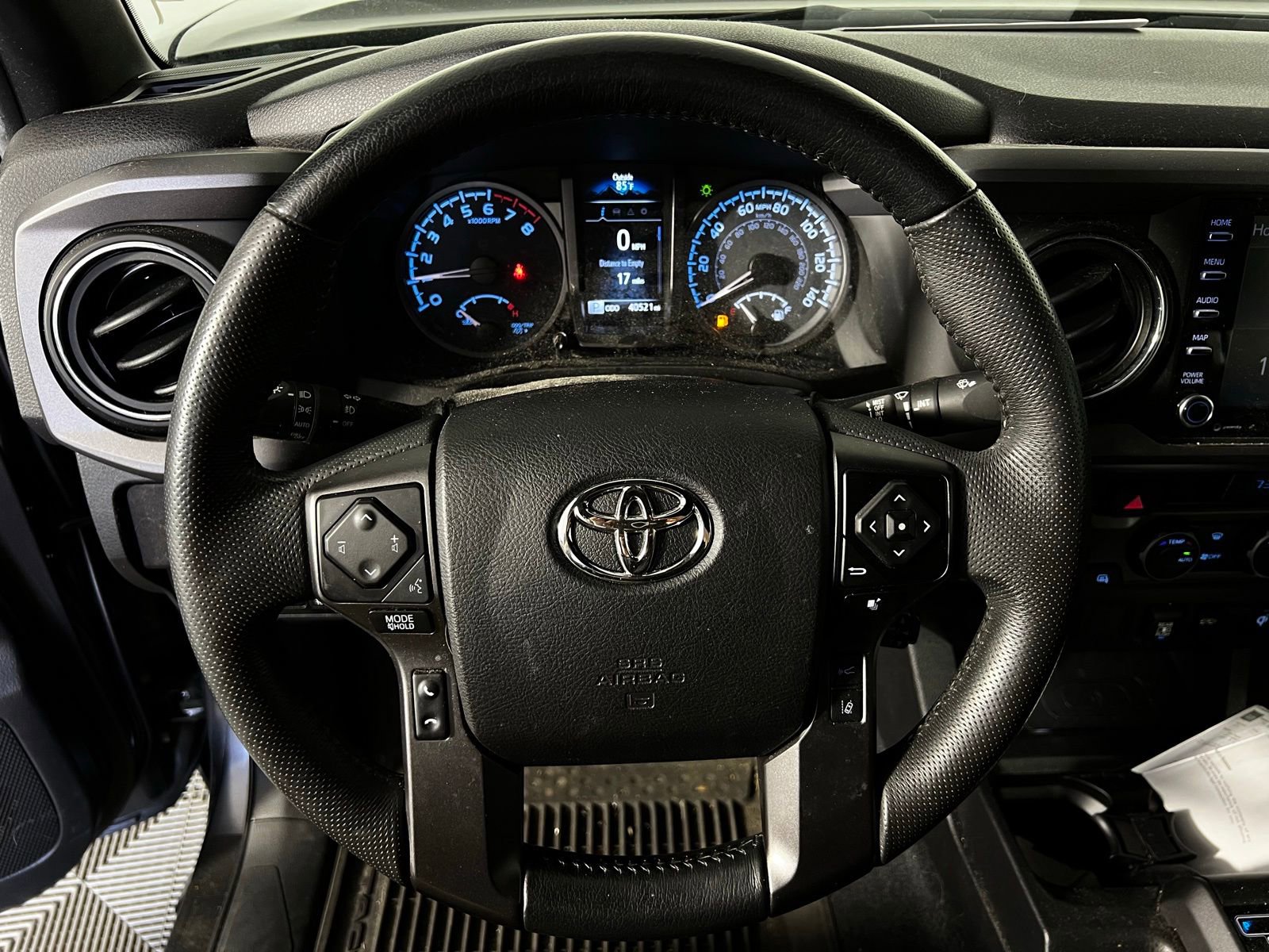 Used 2022 Toyota Tacoma TRD Off-Road AWD/4WD image 9