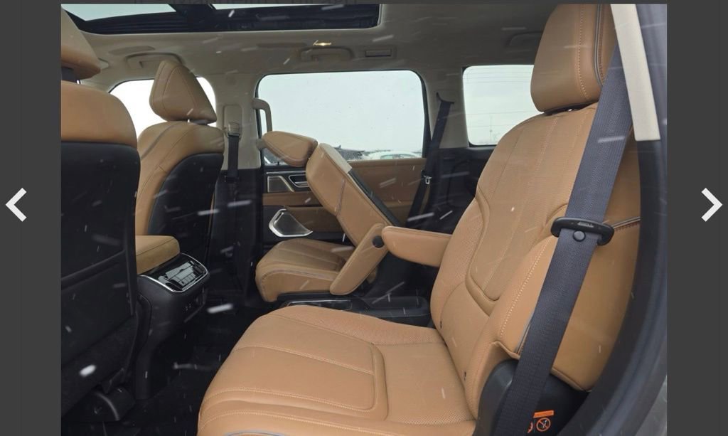 Used 2025 INFINITI QX80 Sensory AWD/4WD image 14
