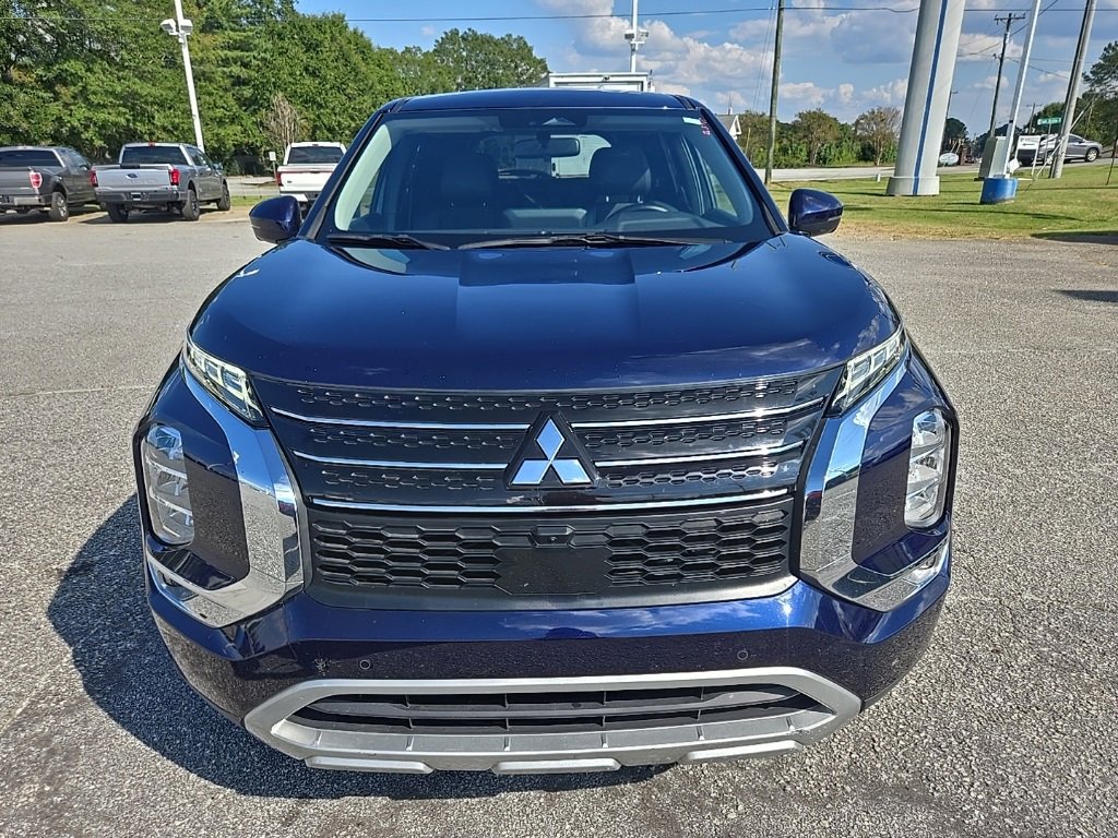 Used 2024 Mitsubishi Outlander SE video 2