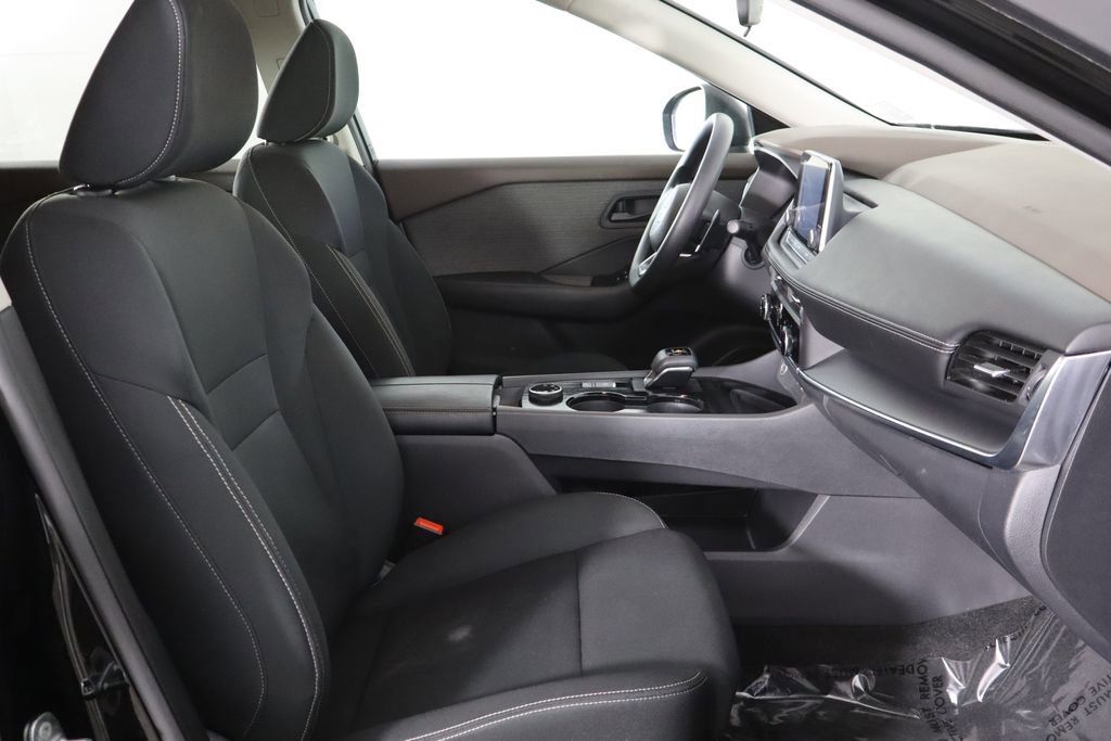 Used 2023 Nissan Rogue S image 19