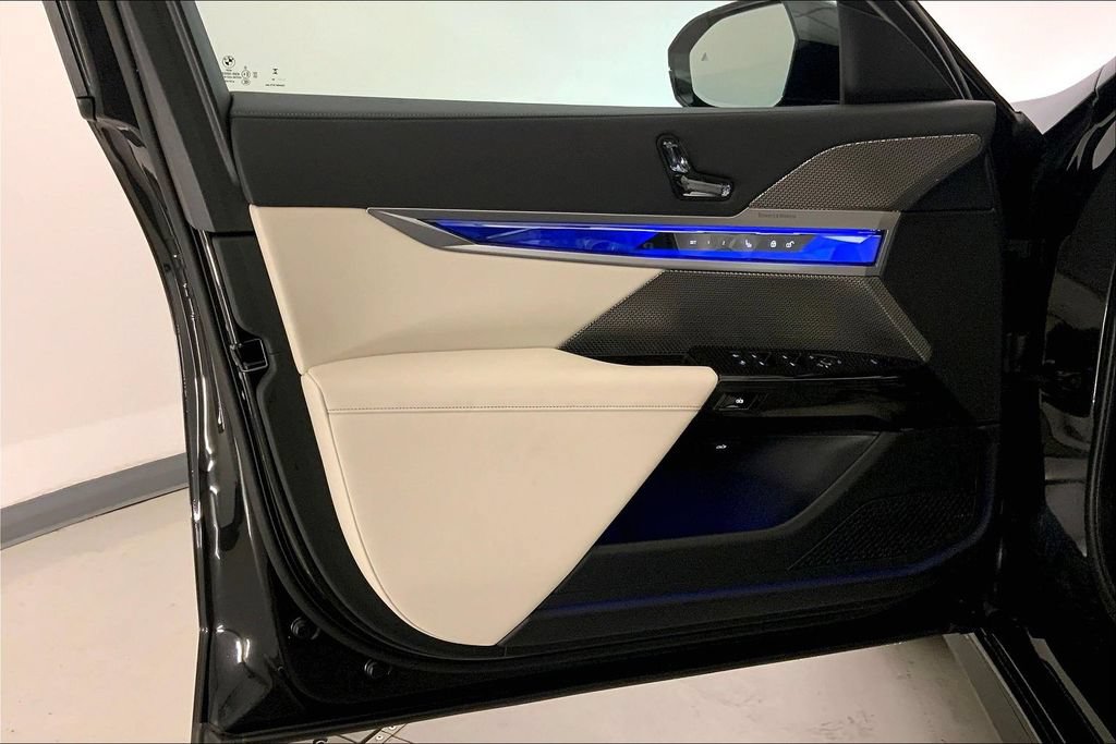 Certified 2023 BMW 760i xDrive w/ Executive Package AWD/4WD image 24