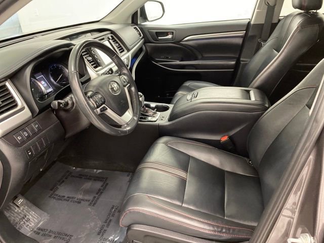 Used 2019 Toyota Highlander SE image 14