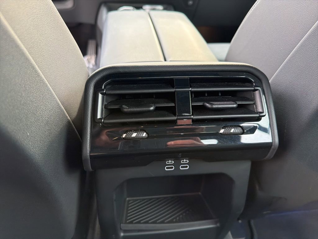 Used 2025 BMW i5 xDrive40 w/ Premium Package image 19