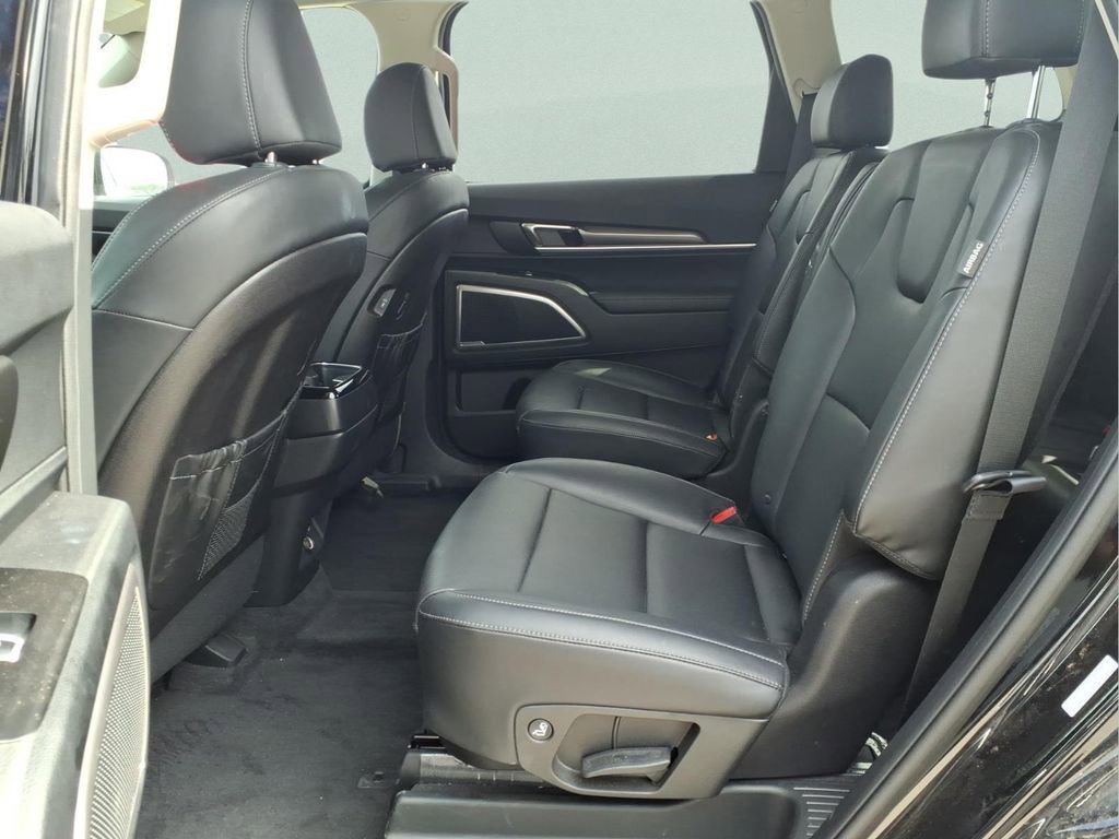 Used 2024 Kia Telluride S image 13