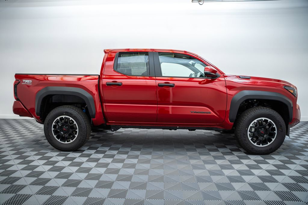 New 2026 Toyota Tacoma TRD Off-Road w/ TRD Off Road Upgrade Package AWD/4WD image 4