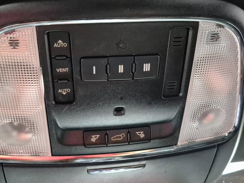 Used 2018 Jeep Grand Cherokee Limited image 31