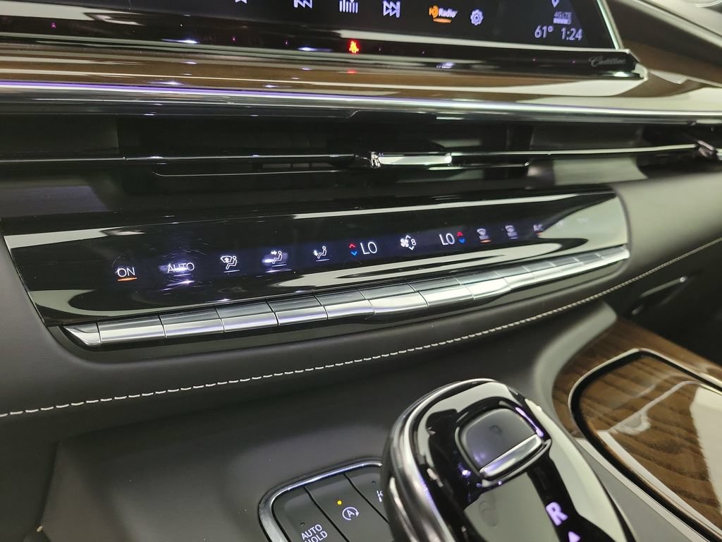Used 2023 Cadillac Escalade ESV Premium Luxury Platinum AWD/4WD image 29