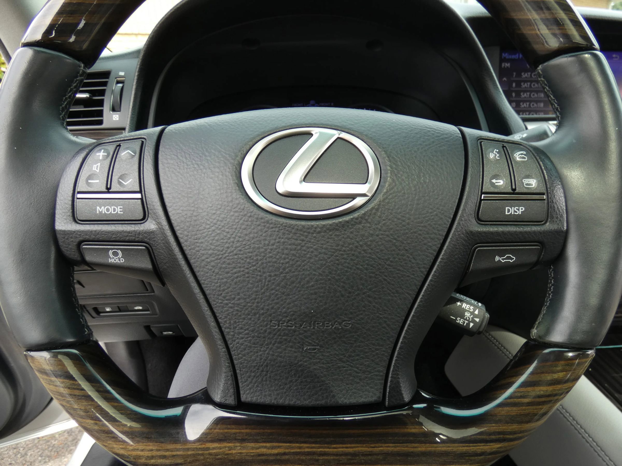 Used 2016 Lexus LS 460 w/ Comfort Package image 82