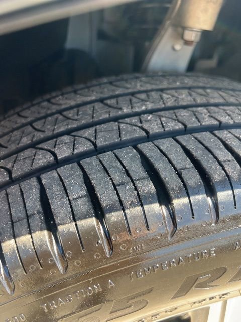 Used 2025 Volvo XC60 B5 Core image 33