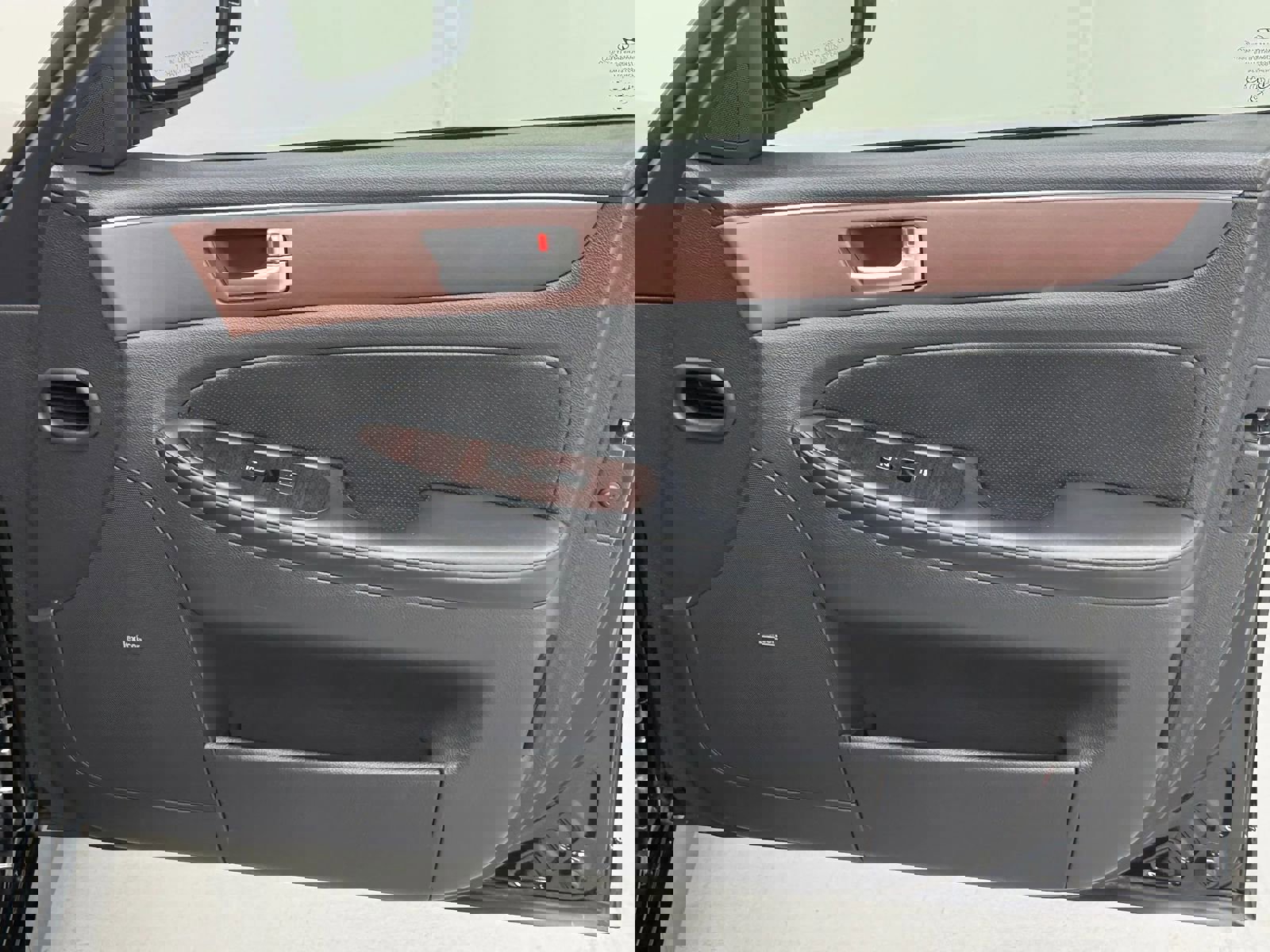 Used 2012 Hyundai Genesis 4.6 image 23