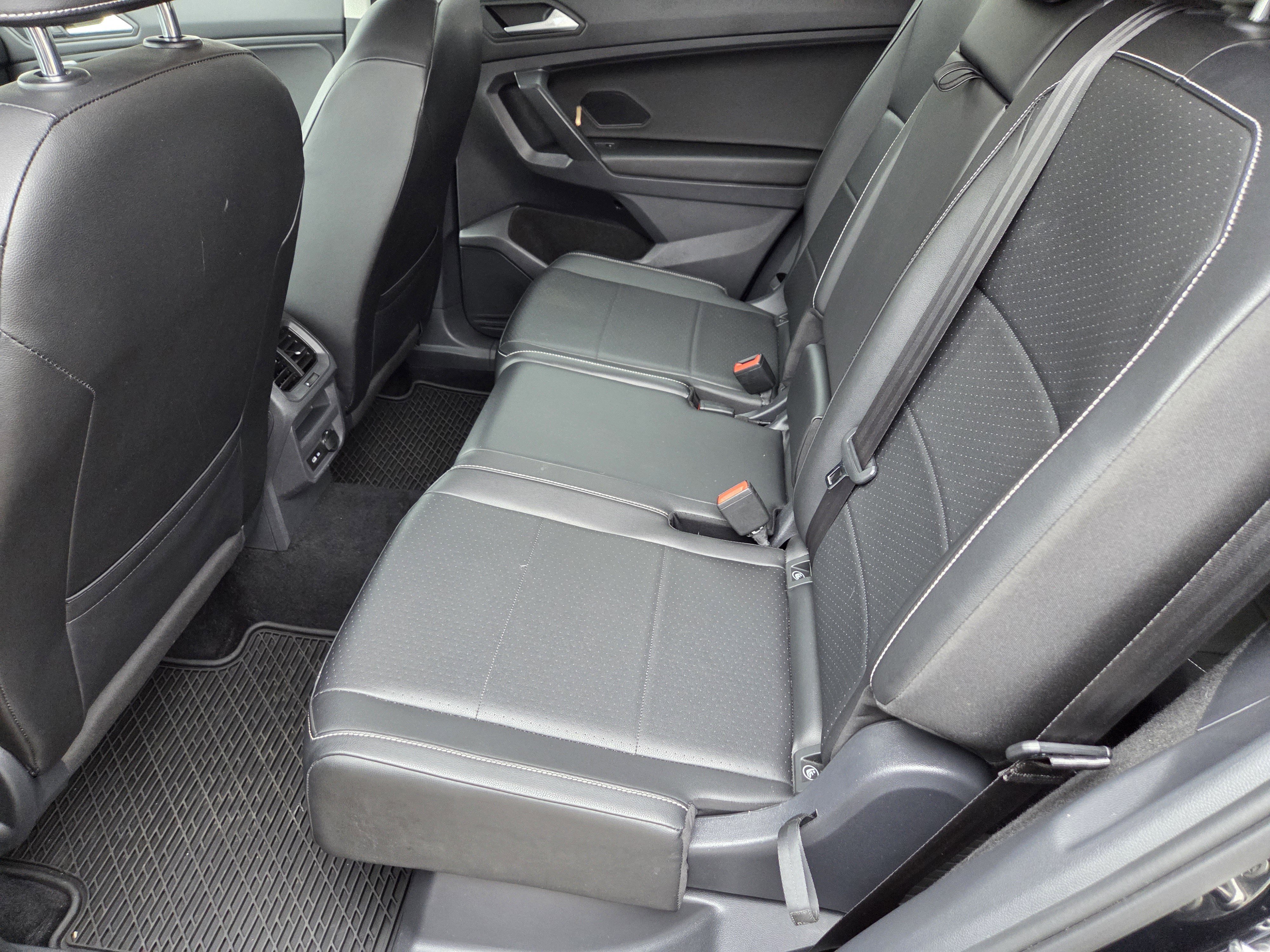 Used 2021 Volkswagen Tiguan SE image 6