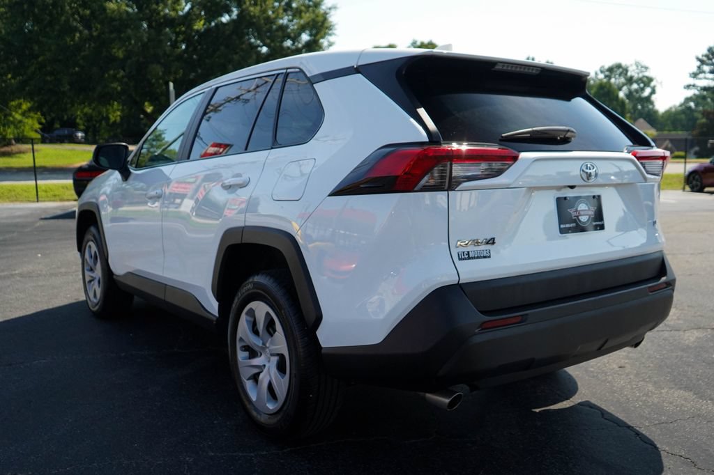 Used 2023 Toyota RAV4 LE FWD image 3
