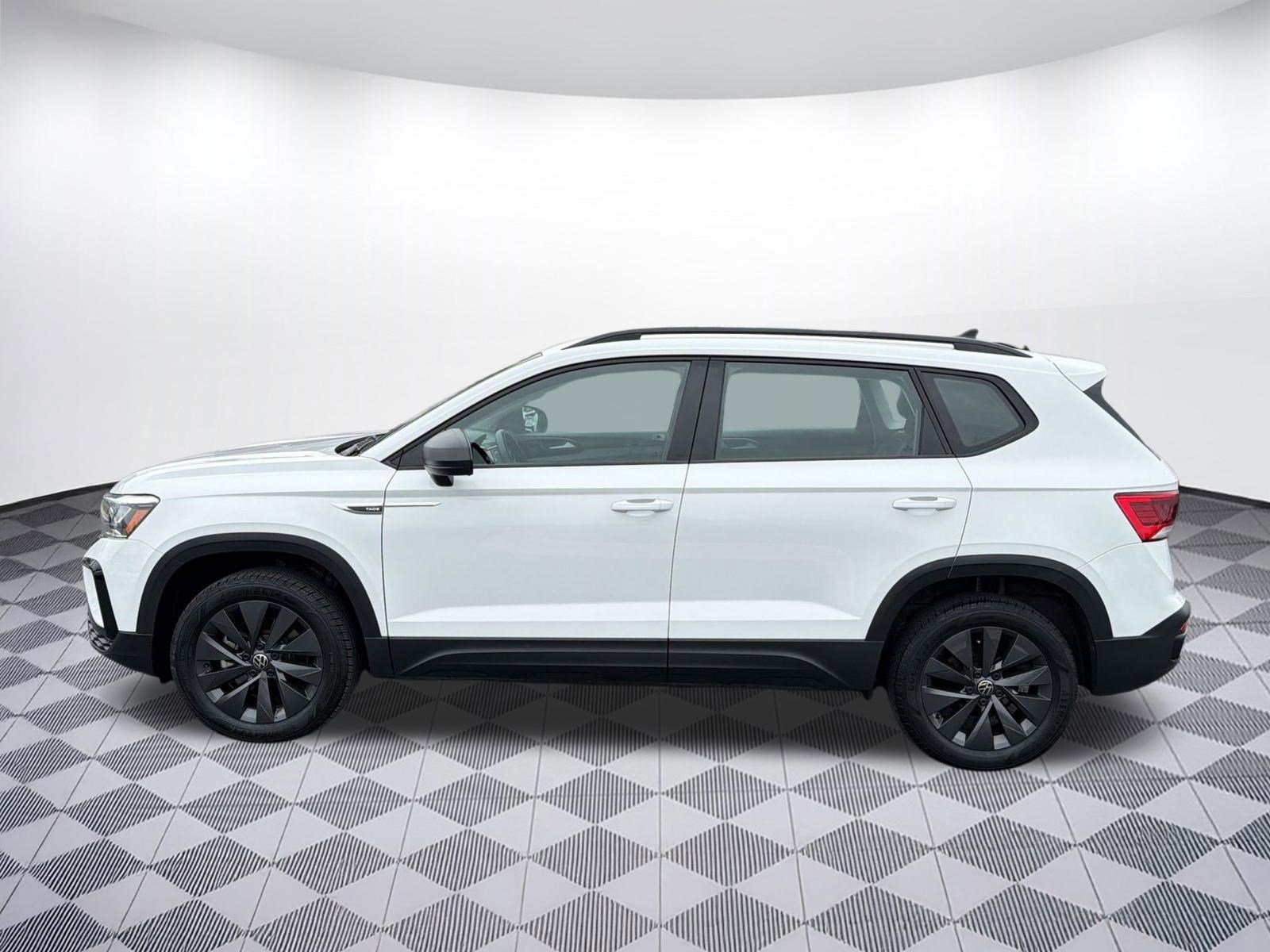 Certified 2024 Volkswagen Taos S FWD image 2