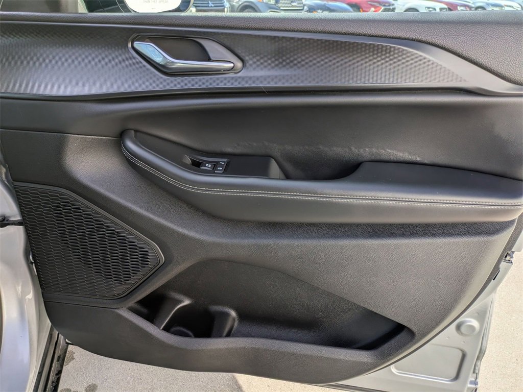 Used 2024 Jeep Grand Cherokee L Laredo image 35