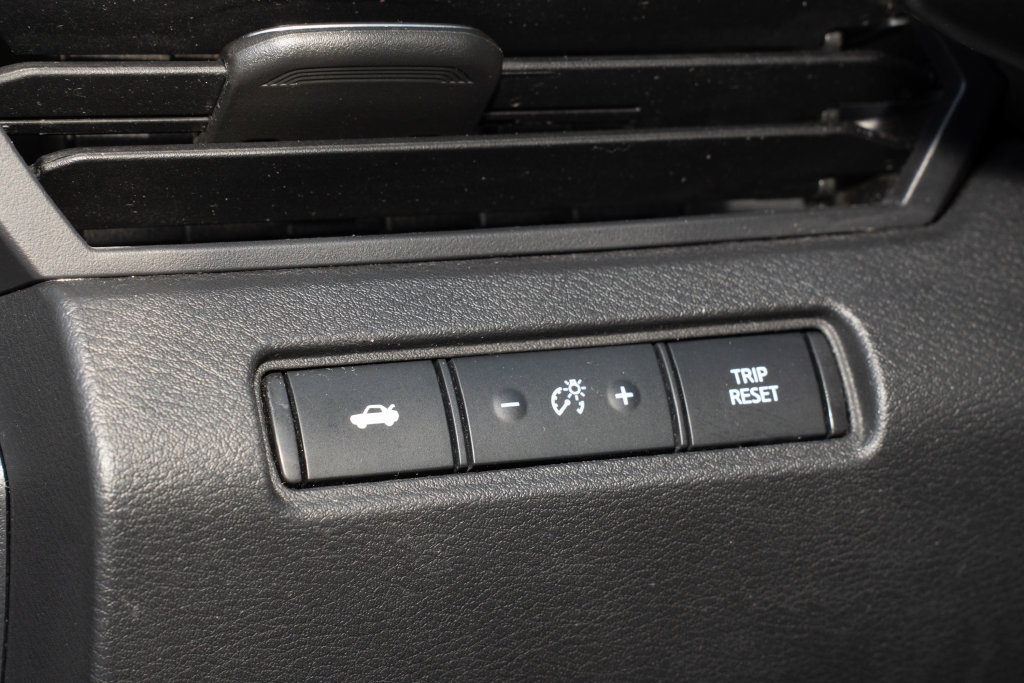 Used 2024 Nissan Altima 2.5 SV FWD image 25
