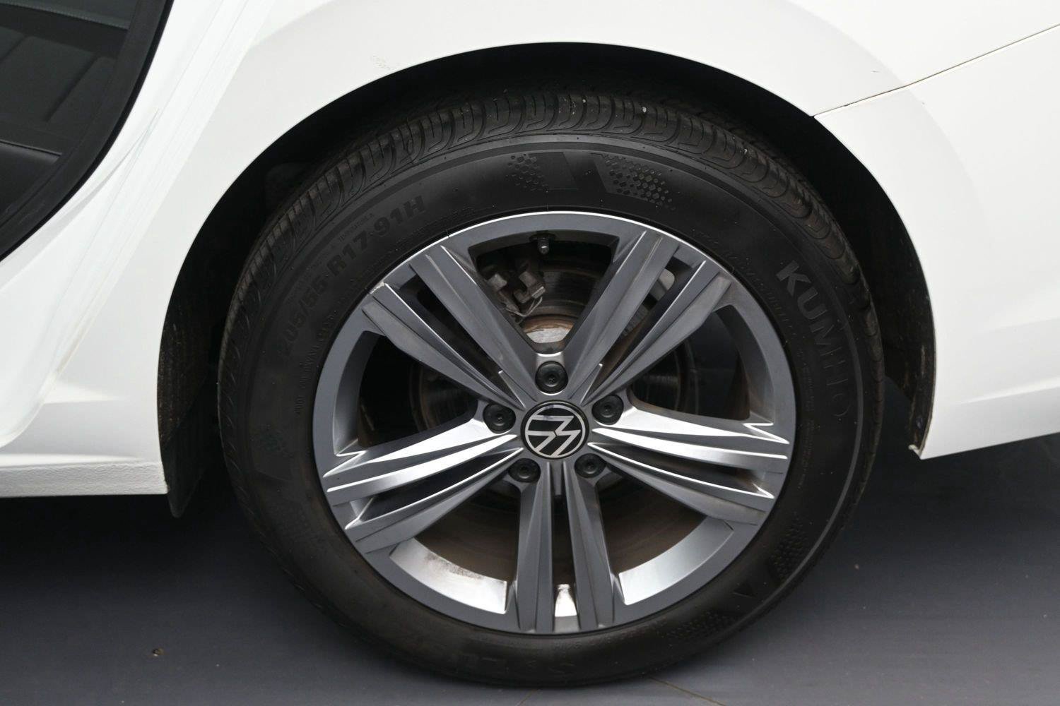 Used 2023 Volkswagen Jetta SE w/ Panoramic Sunroof Package FWD image 10