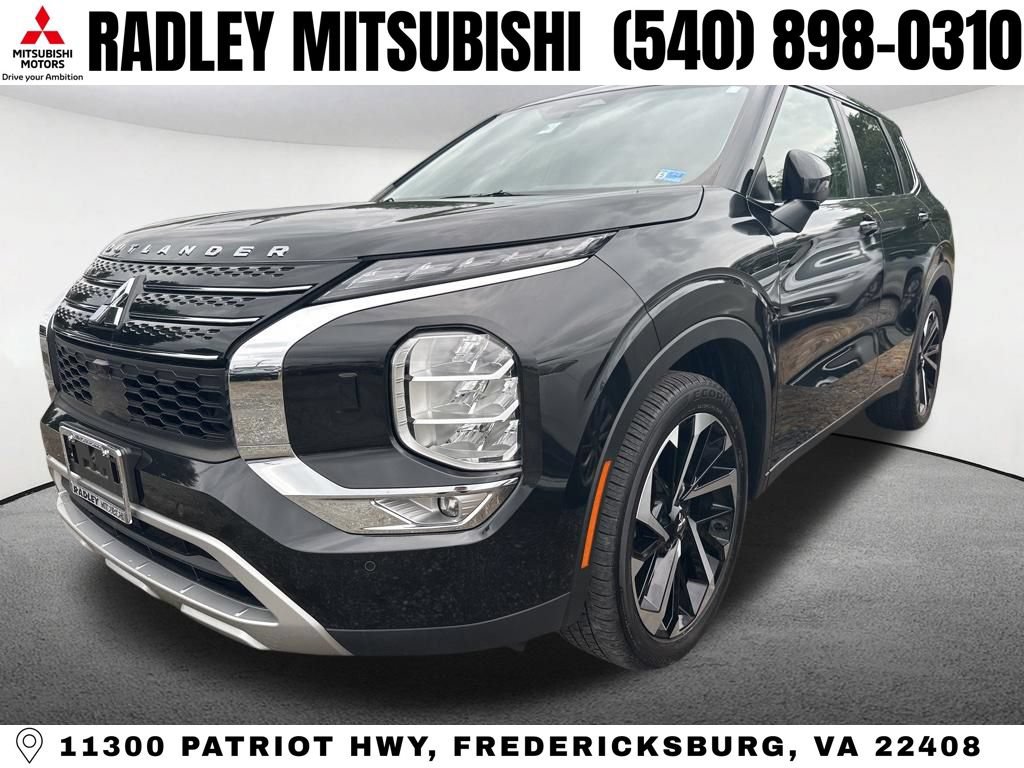 Used 2023 Mitsubishi Outlander SE AWD/4WD image 3