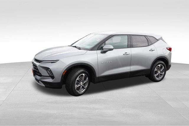 Used 2025 Chevrolet Blazer LT AWD/4WD image 10