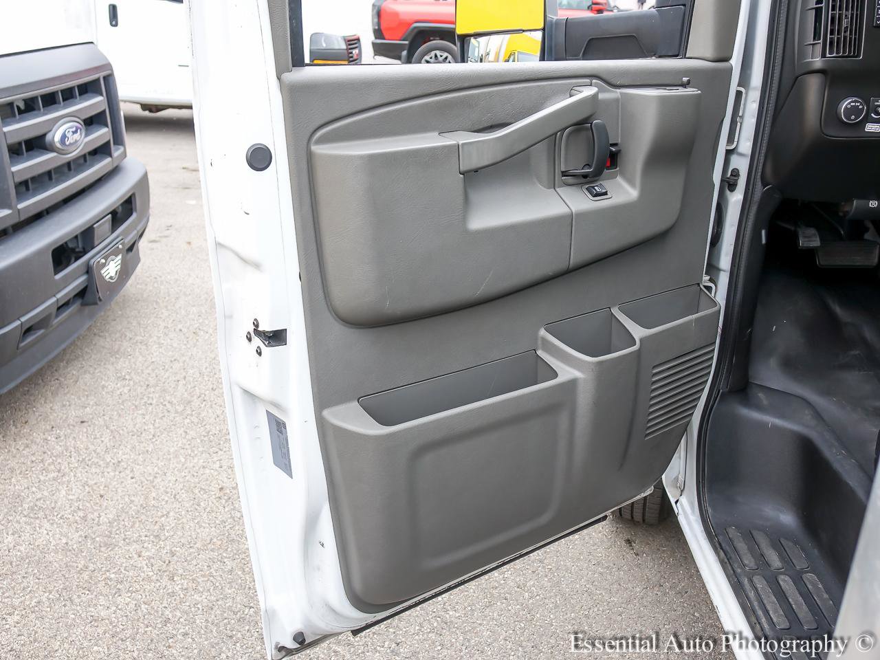 Used 2021 GMC Savana 3500 Extended w/ Power Convenience Package image 17