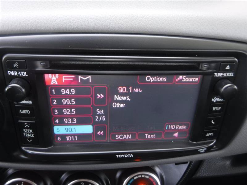 Used 2015 Toyota Yaris L FWD image 36