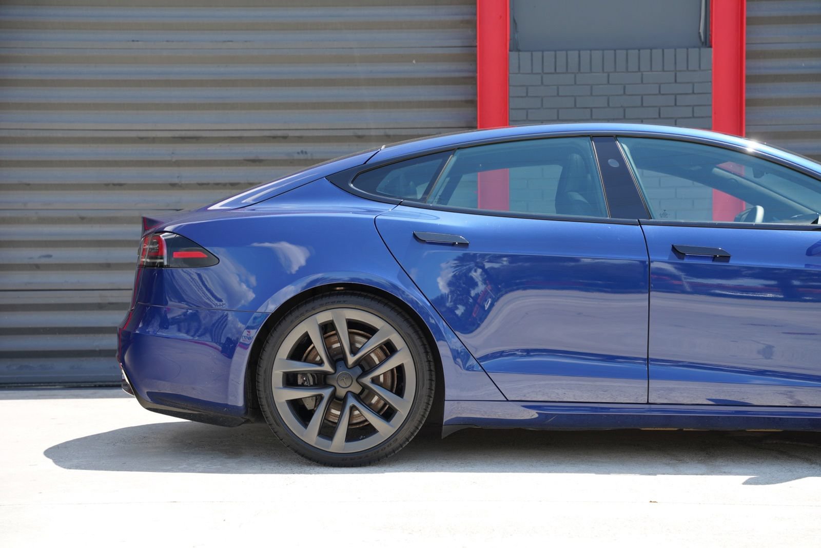 Used 2025 Tesla Model S AWD/4WD image 3