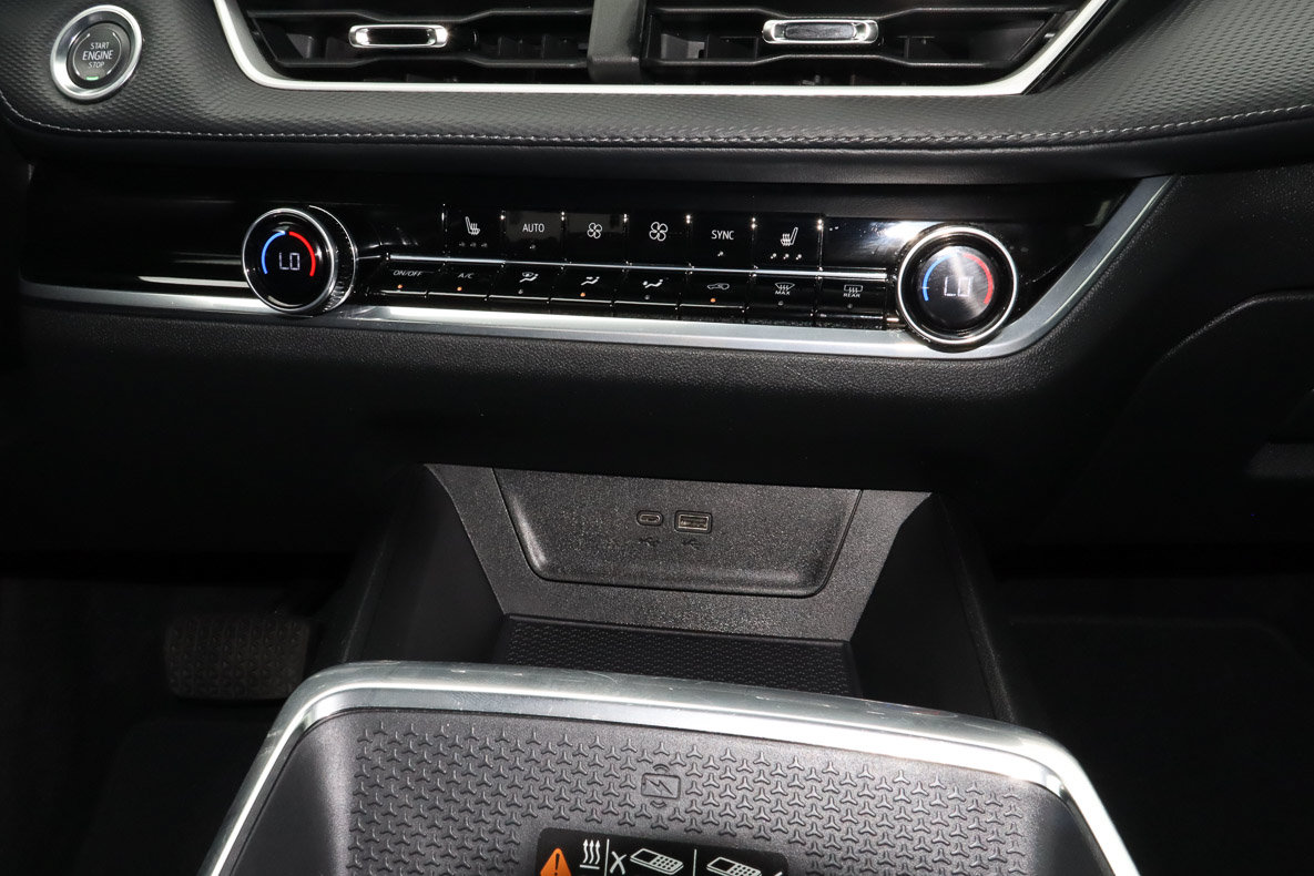 Used 2025 Chevrolet Equinox LT w/ Convenience Package II FWD image 11