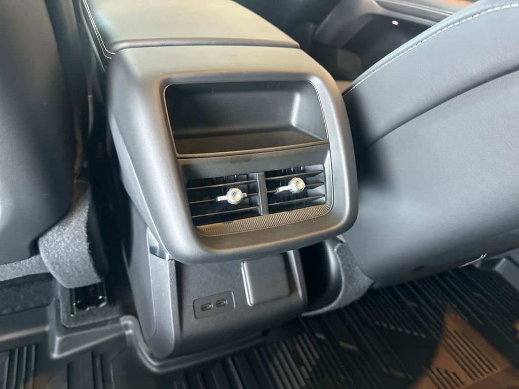 New 2026 Cadillac Lyriq Premium Luxury image 10