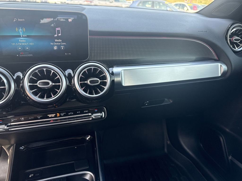 Used 2020 Mercedes-Benz GLB 250 4MATIC w/ Premium Package image 12