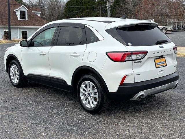 Used 2020 Ford Escape SE image 24