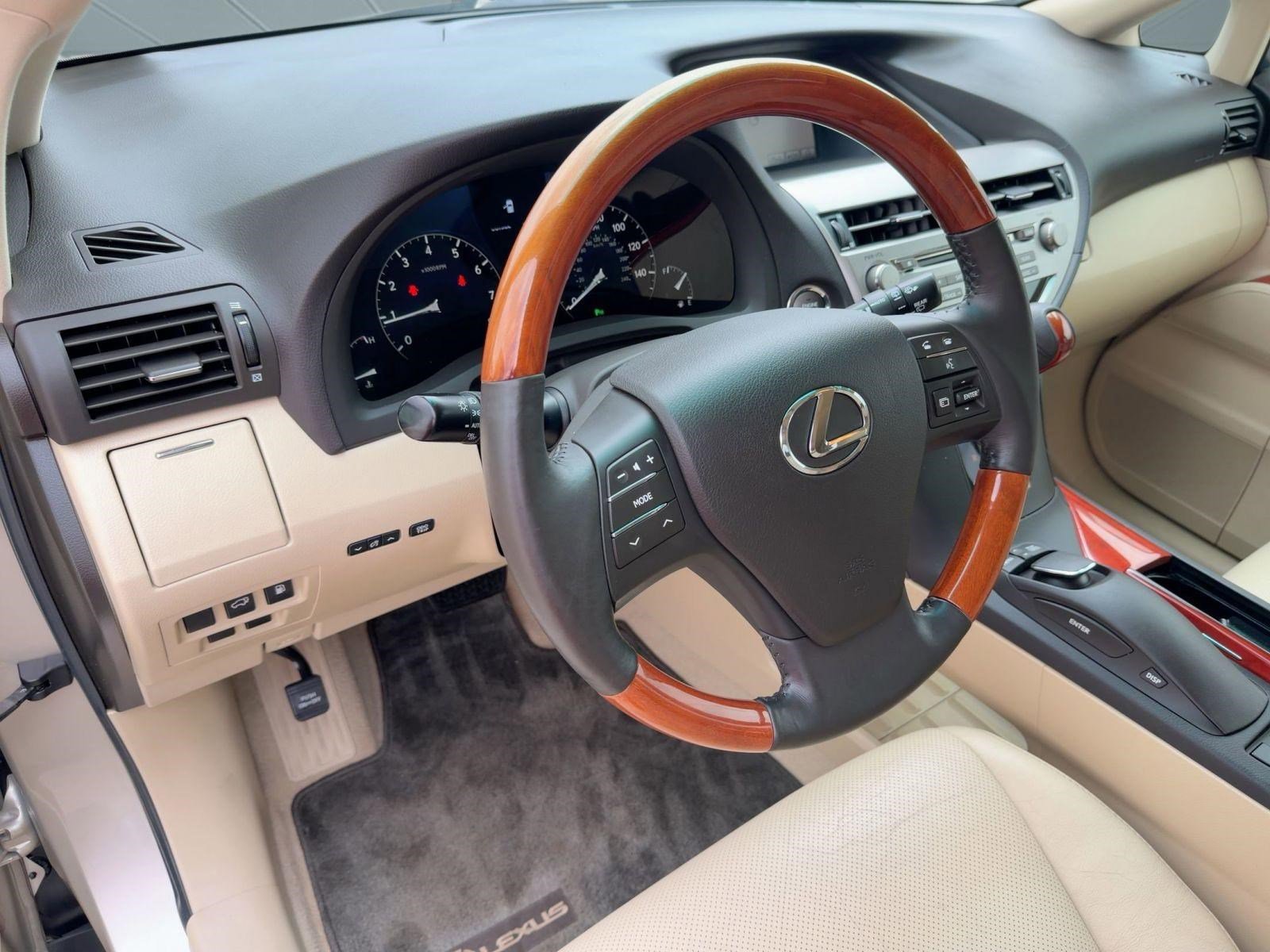 Used 2011 Lexus RX 350 2WD w/ Premium Pkg image 4