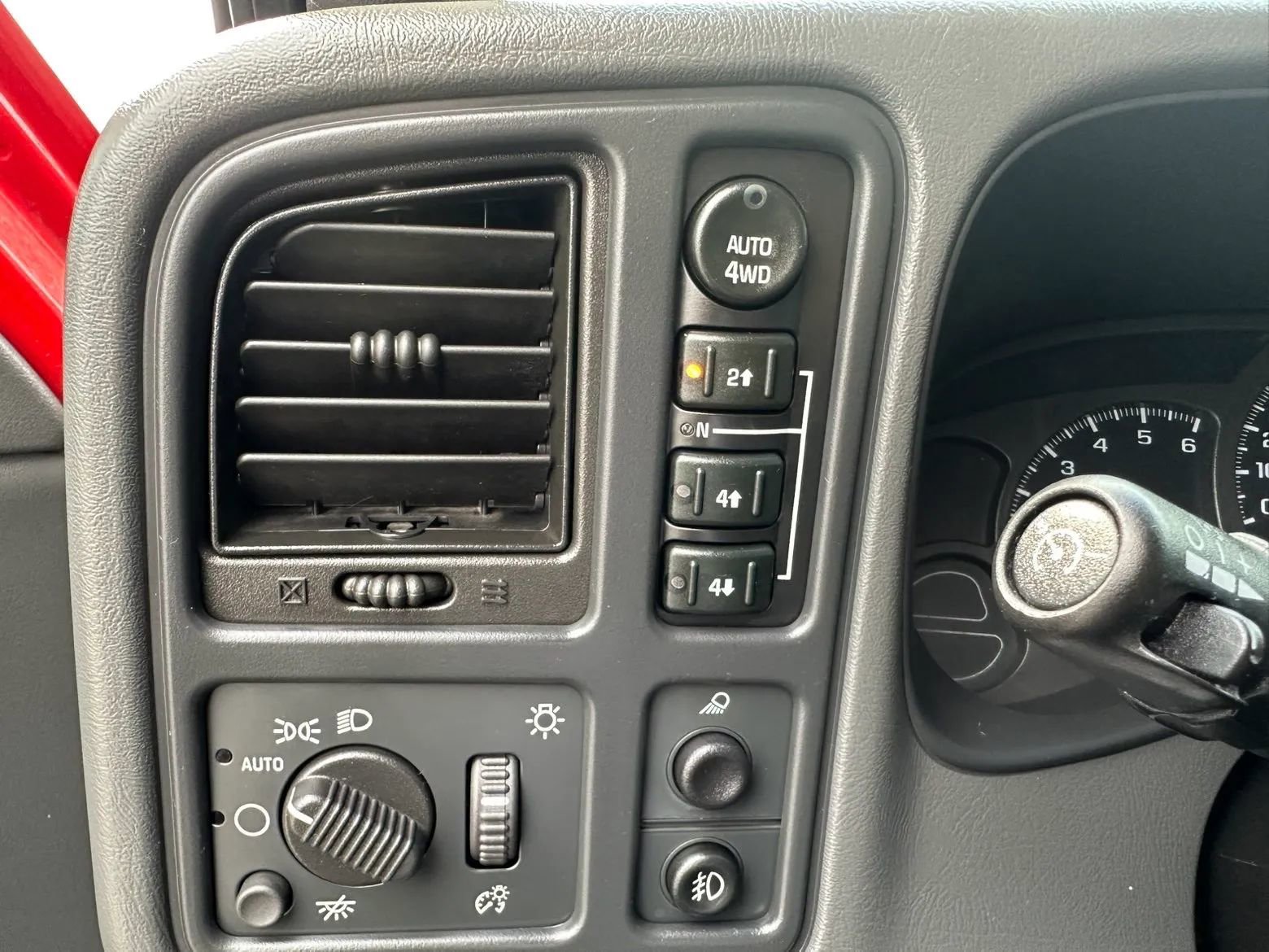 Used 2003 Chevrolet Avalanche 4x4 w/ Suspension Package, Off-Road image 13