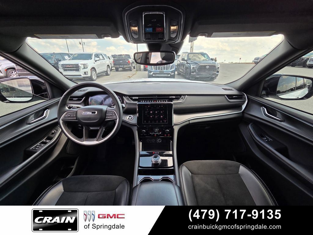 Used 2023 Jeep Grand Cherokee L Laredo AWD/4WD image 28