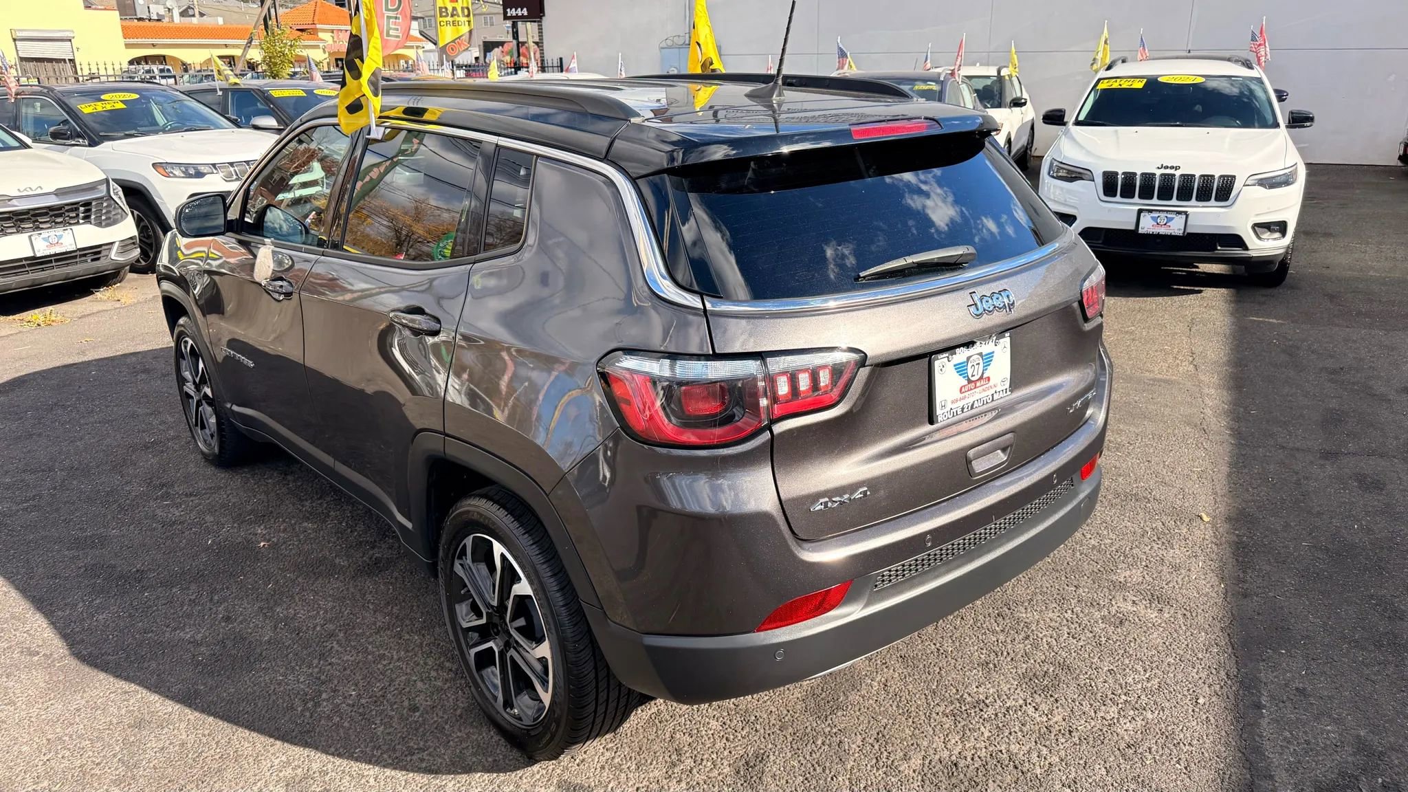 Used 2023 Jeep Compass Limited image 5