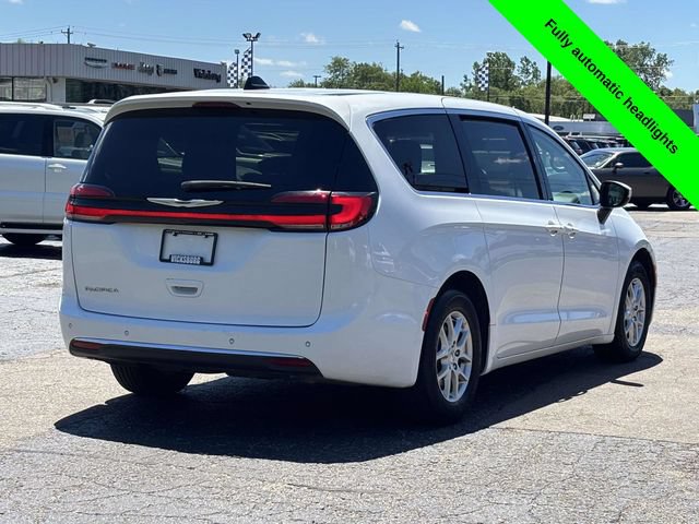 Used 2023 Chrysler Pacifica Touring-L FWD image 36