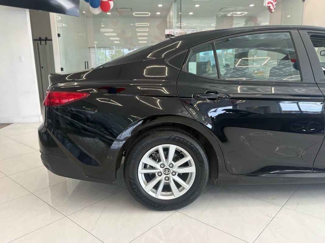 Used 2025 Toyota Camry LE FWD image 8