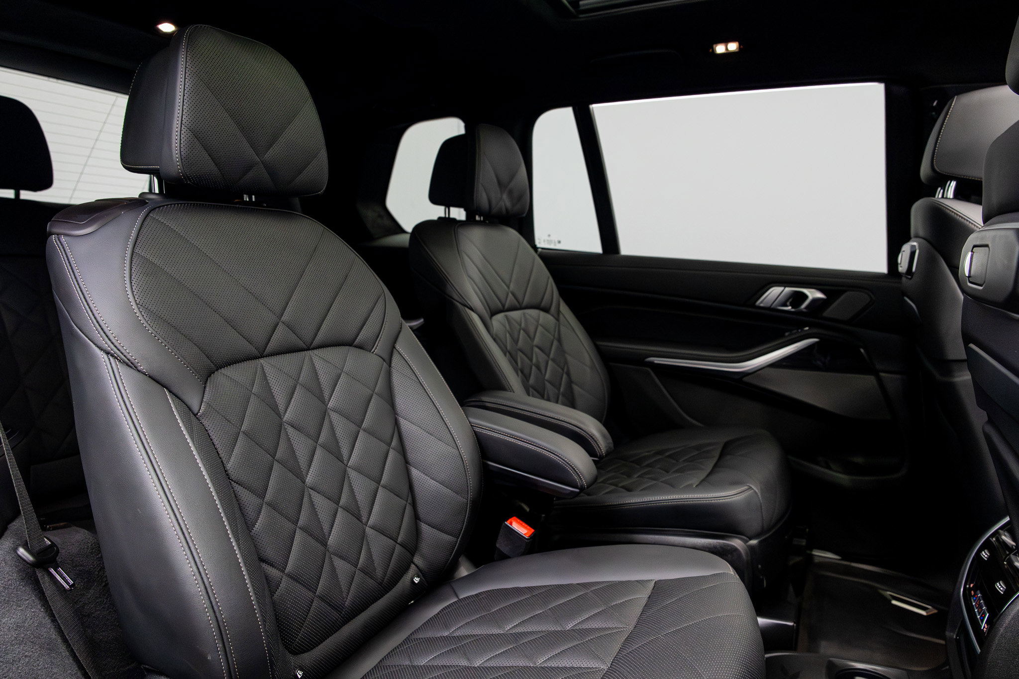 Used 2024 BMW X7 xDrive40i w/ M Sport Package image 32