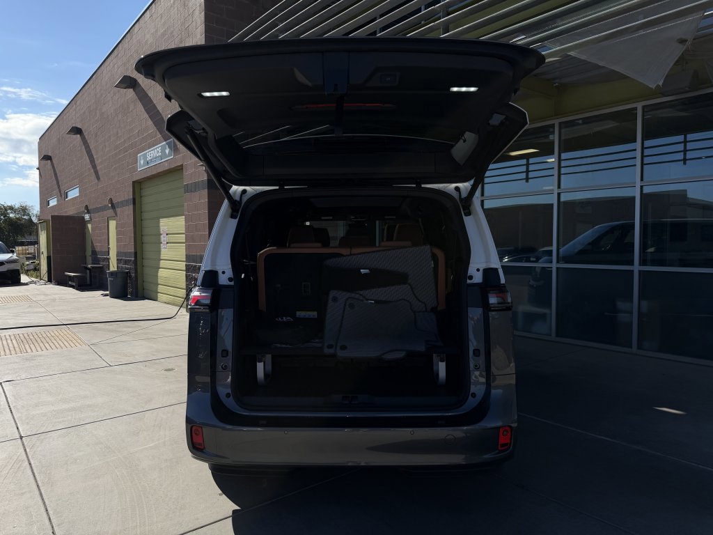 Used 2025 Volkswagen ID. Buzz Pro S Plus image 39