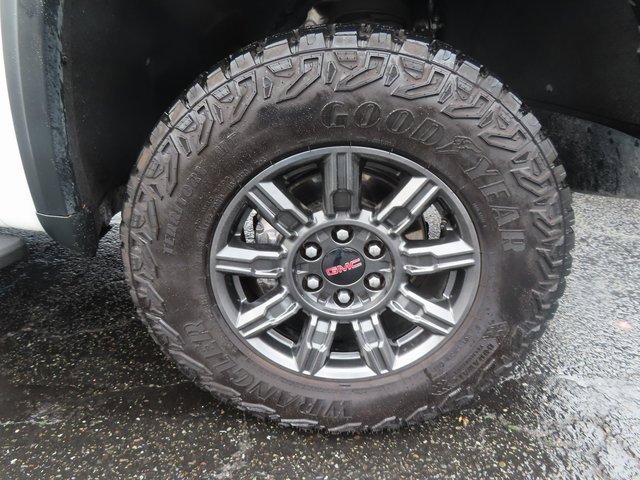 Used 2024 GMC Sierra 1500 AT4X image 10