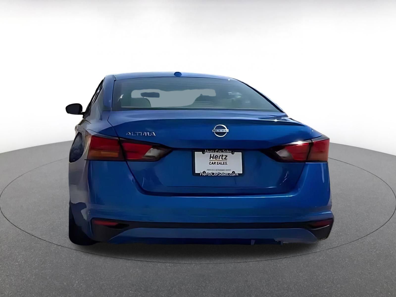 Used 2025 Nissan Altima 2.5 SV FWD image 12